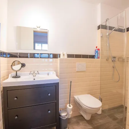 Modern Near Area In شقة بريكسن ام تاله