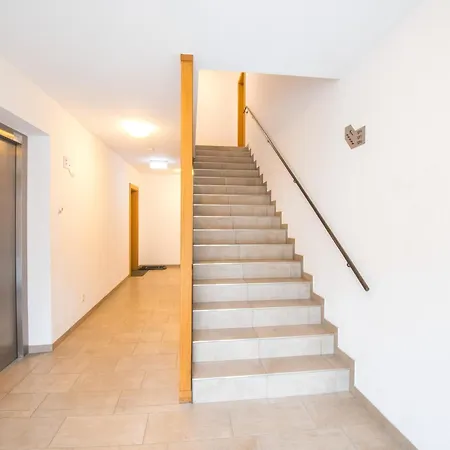 Modern Near Area In Apartamento *